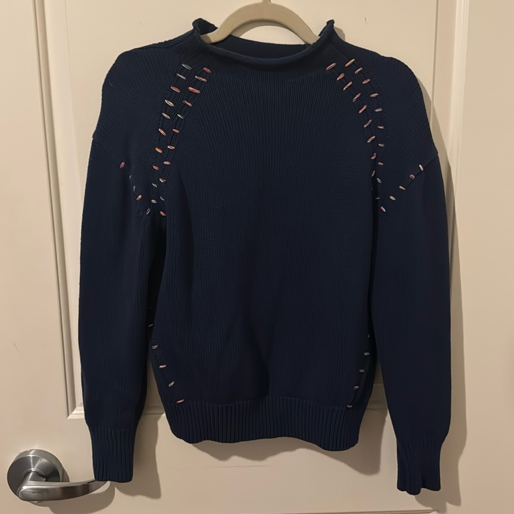 525 navy turtleneck
